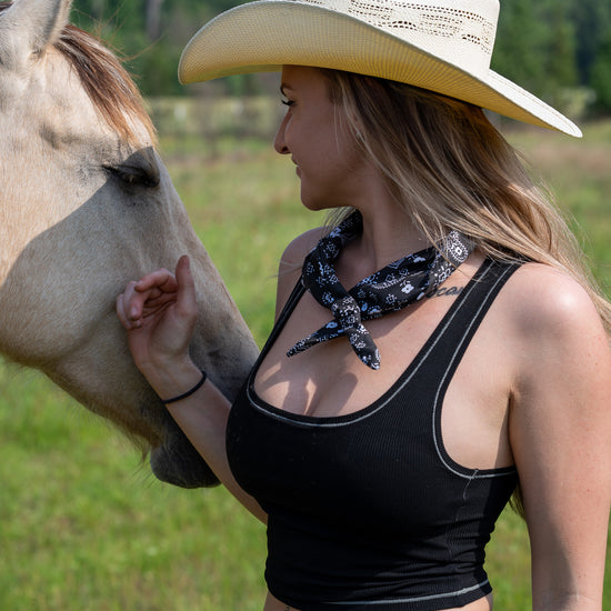 Amanda Bright Designs Black bandana print headband