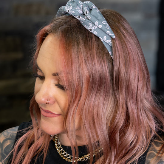 Amanda Bright Designs 100% cotton gray daisy tie headband