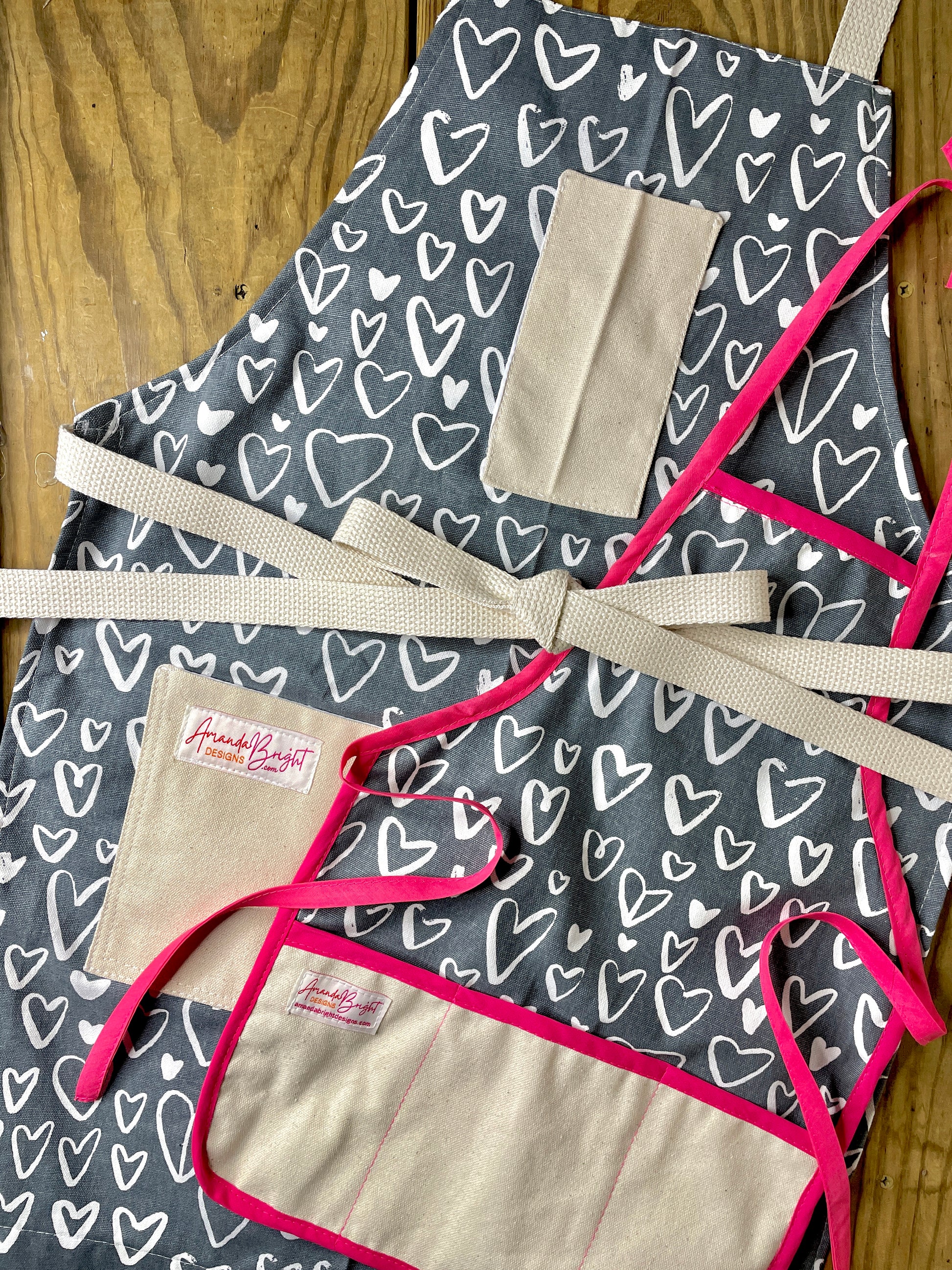 Amanda Bright Designs Mommy and Me Amie Apron Set Chalkboard Hearts Pink Trim