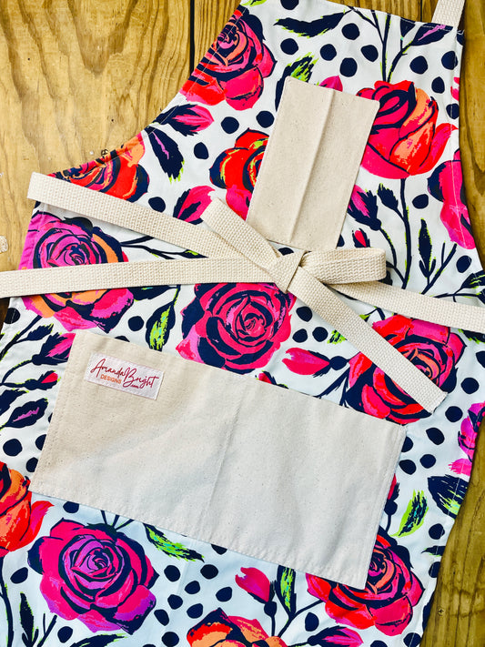 Amanda Bright Designs Texas Rose Pink Red Orange Floral-patterned apron Rose Festival