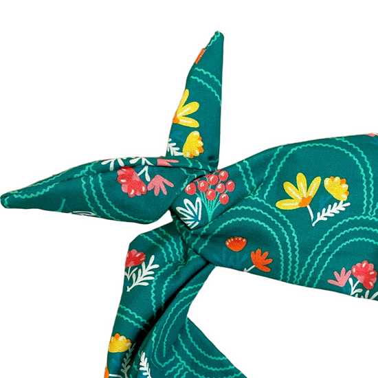 Amanda Bright Designs moldable bendable tie headband green with floral arches yellow daisies pink flowers floral spring summer accessory