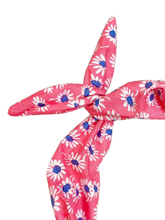 Amanda Bright Designs vintage fabric pink daisies blue center
