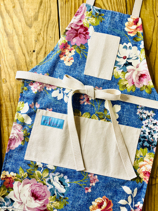 Two Medium Sized Ladies Betty Crocker Apron blue floral spring flowers mauve peach oversized blooms cotton