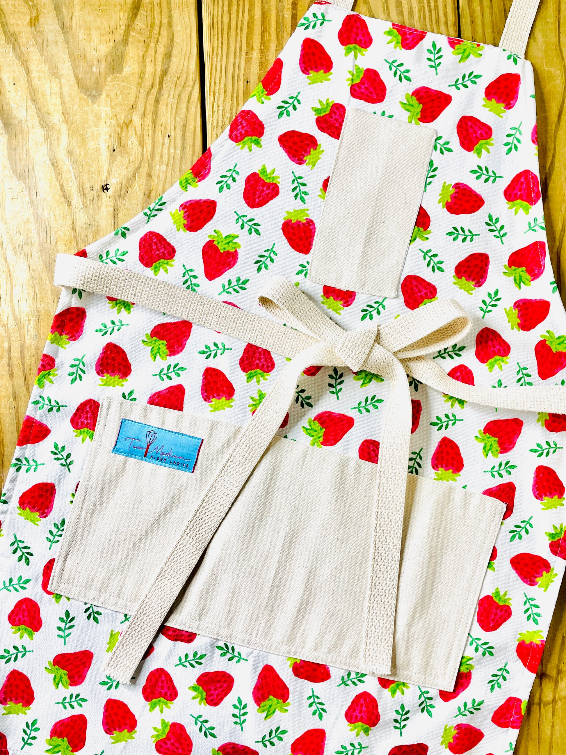 Two Medium Sized Ladies Maggie Apron ripe red strawberries vintage 1950s retro fruit kitchen cooking baking gardening apron